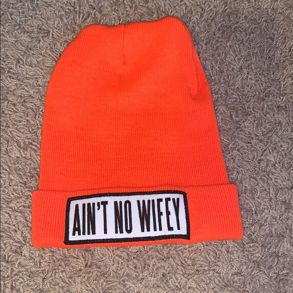 Beanie - Picture 2 of 3